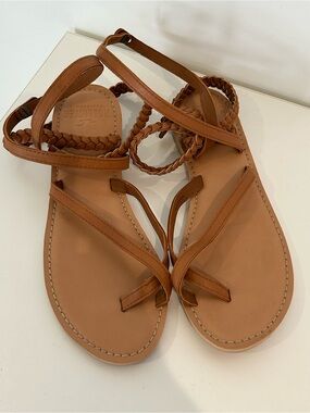 NWOT Hollister California Brown Braided Ankle Strap Flat Sandals Size 8
